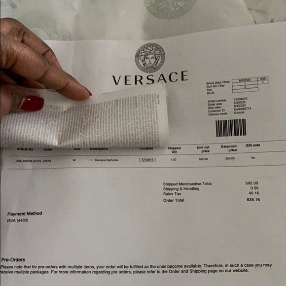 (SOLD)💗💛Versace Bathrobe💗💛 - Picture 4 of 4